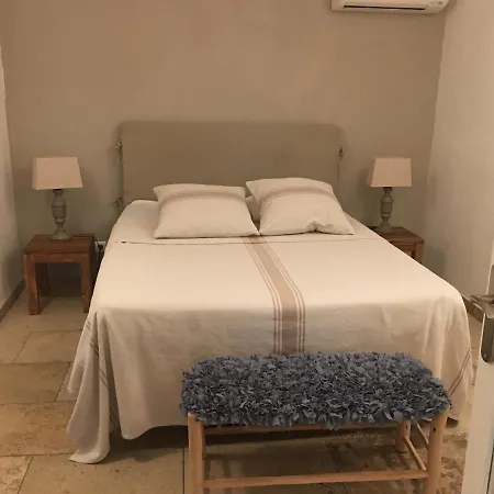 Appartamento Un Coin De Luberon LʼIsle-sur-la-Sorgue Esterno foto